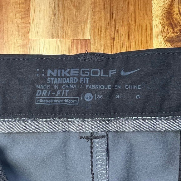 Nike Mens golf shorts in two tone black and grey colorway - Picture 4 of 4